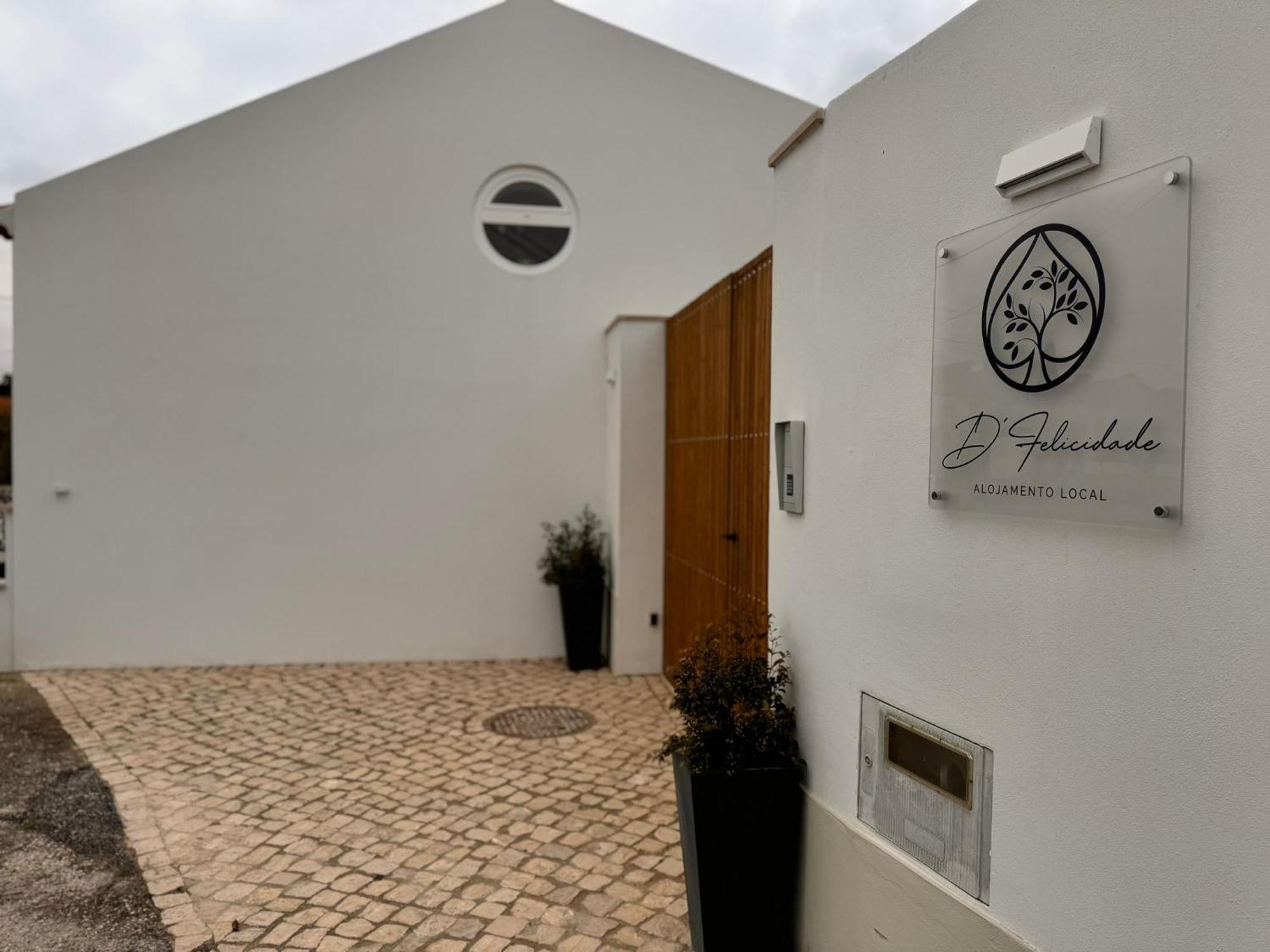 D'Felicidade Caldas Da Rainha Exterior photo